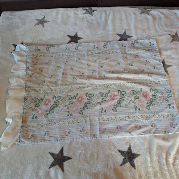 Vintage JC Penny Standard Pillowcase Floral Ruffle Edge Made In USA Cottagecore - Picture 1 of 9